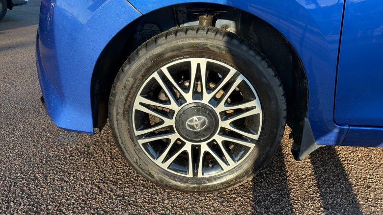 Toyota Aygo 1.0 VVT-i X-Clusiv 5dr x-shift Petrol Hatchback